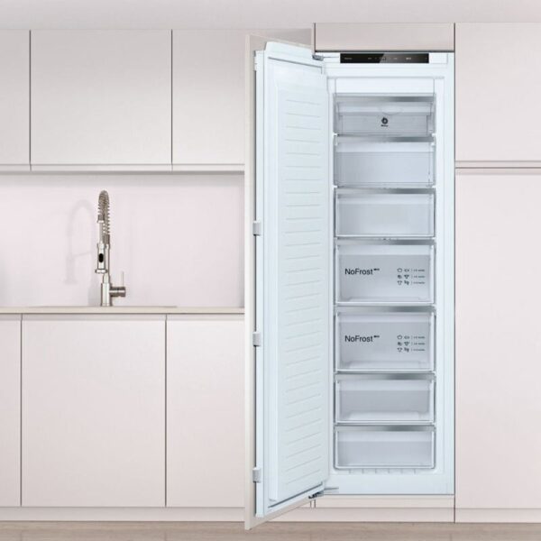 Balay 3GIE737F - Congelador Vertical Integrable Nofrost E Alto 177 Cm 212 Litros - Imagen 2